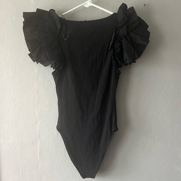 Zara Black Ribbed Ruffle Sleeve Bodysuit Size Small - Picture 5 of 7
